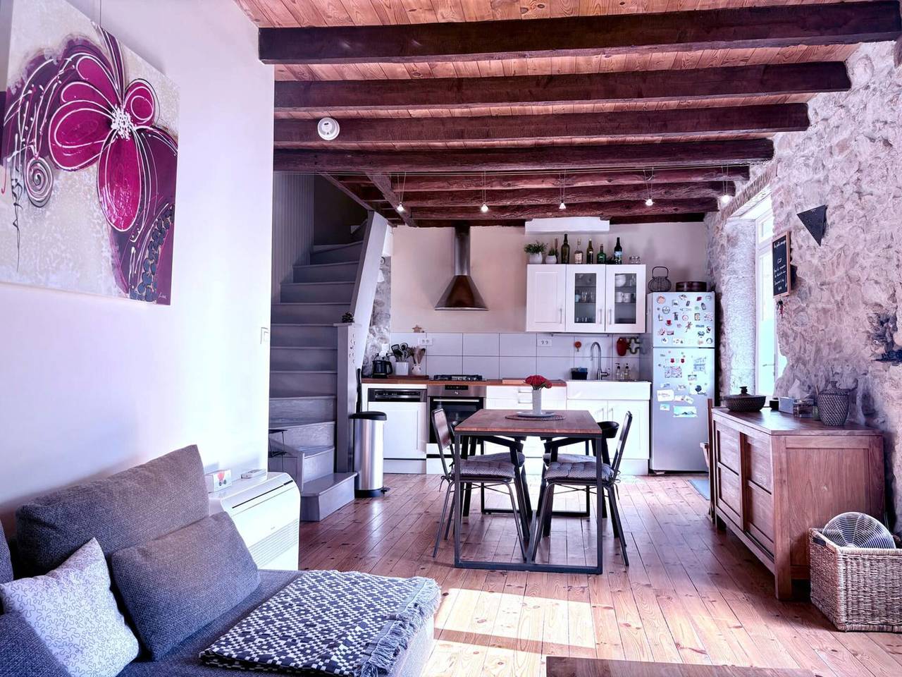 Maison de Vacances 'Casa Mialy - Clim Wifi Terrasse' avec Vue sur la Montagne, Wi-Fi et Climatisation in Saint-Vincent-de-Mercuze, Isère