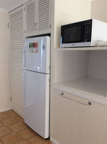 Holiday Home for 15 People in Lakes Entrance, Shire of East Gippsland, Photo 3