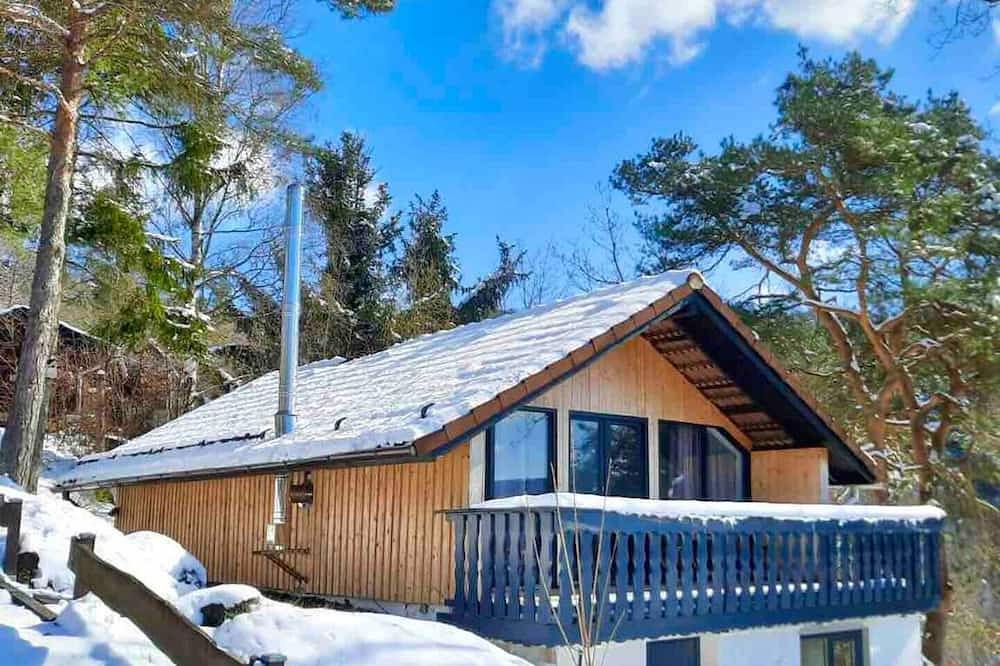 Stilvolles und komfortables Chalet am Waldrand gelegen mit Blick ins Edertal in Hatzfeld, Waldecker Land