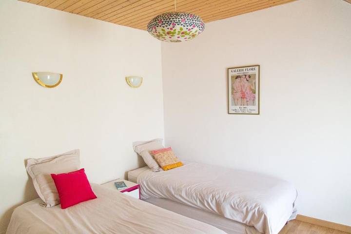 Location de vacances pour 8 personnes, avec jardin à Plédéliac - 3