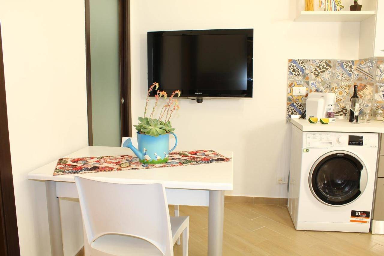 Appartement entier, Apartment with Terrace in Capaci, Province de Palerme