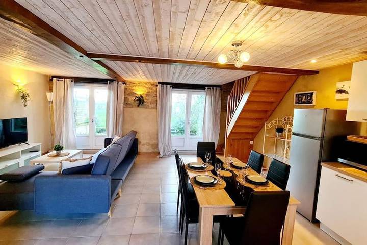 Location de vacances pour 5 personnes, avec terrasse ainsi que vue et jardin à Plumelec - 4