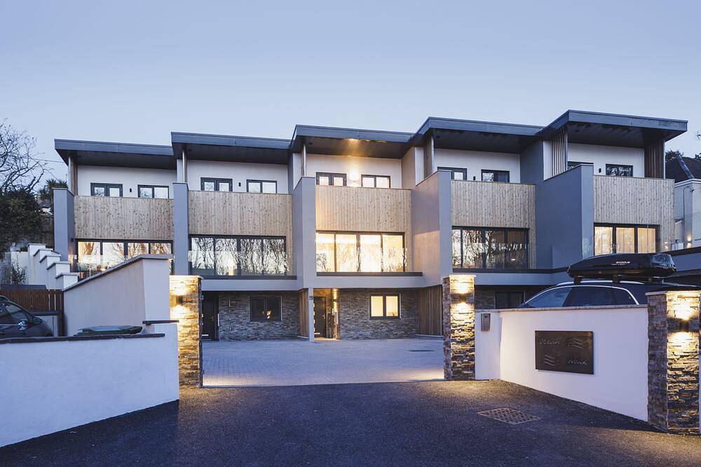 Holiday Home for 8 People in Perranporth, Cornwall