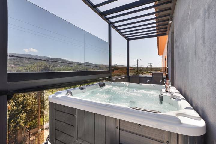 Holiday apartment for 5 people, with balcony and hot tub - 1