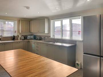 Holiday Rental for 12 People in Brecon, Powys, Photo 3