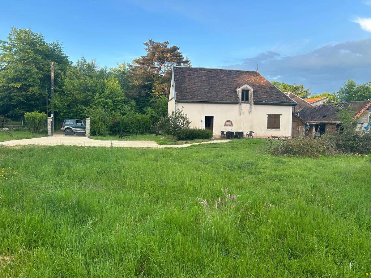 One-Bedroom House in Chennegy, Aube