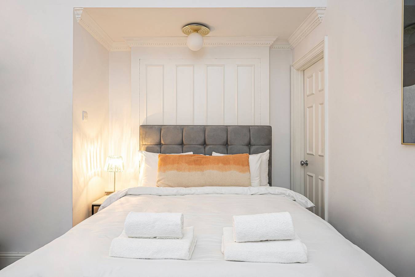 Entire apartment, The Chelsea Studio next to Sloane Square in Kensington and Chelsea, London