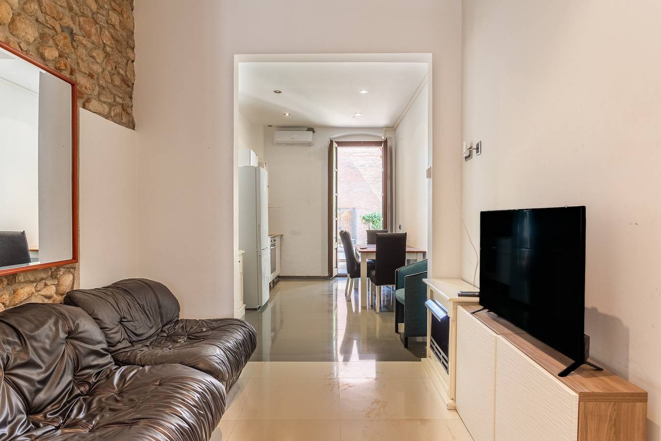 Apartamento entero, Apartamento 'Loft' con piscina compartida, Wi-Fi y aire acondicionado in Santa Coloma de Farners, Provincia de Gerona