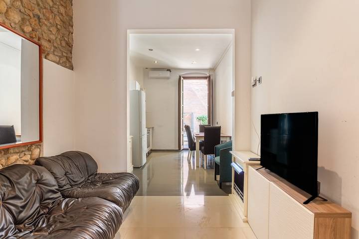 Ganze Wohnung, Apartment 'Loft' mit Gemeinschaftspool, WLAN und Klimaanlage in Santa Coloma de Farners, Girona Provinz