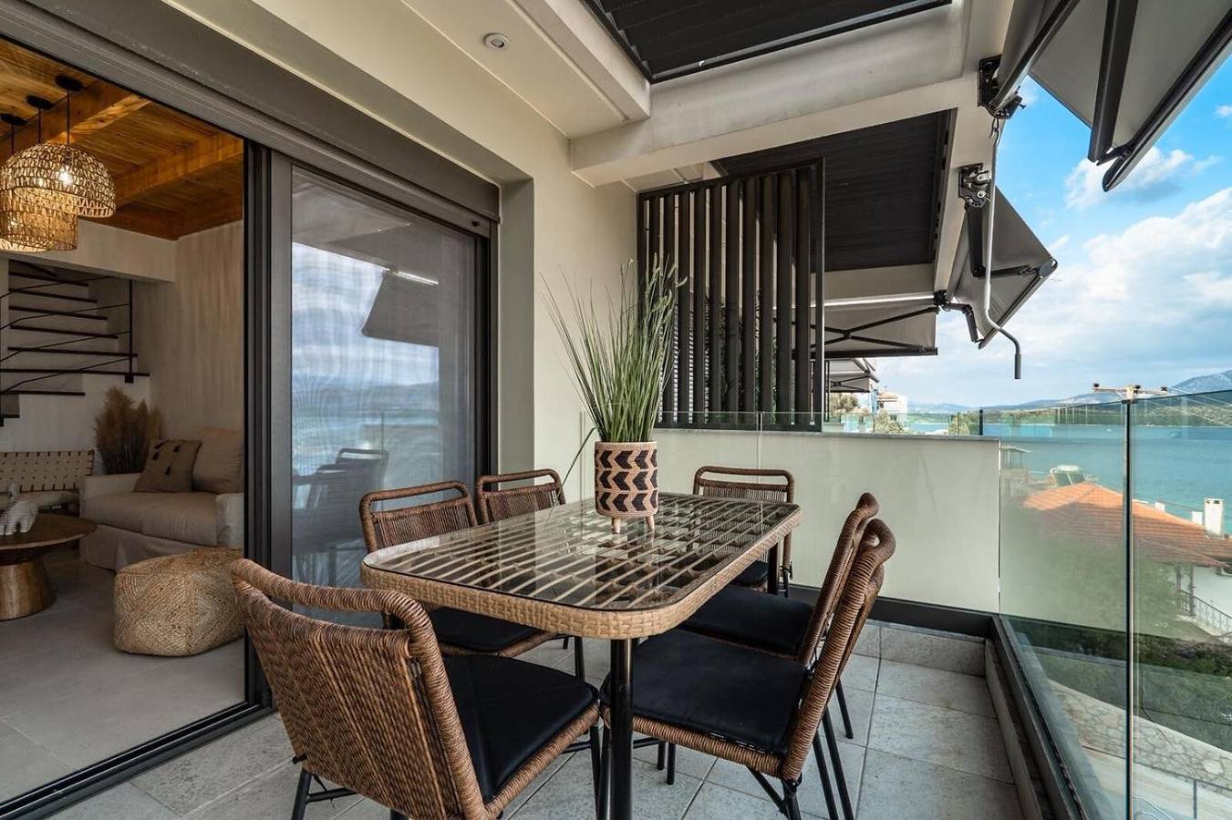 Entire apartment, Apartment 'Panoramic Ocean View Suite' with Sea View, Wi-Fi and Air Conditioning in Katouna, Greece