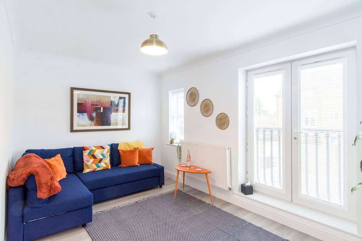 Host & Stay | Davies Close in Harborough, Leicestershire