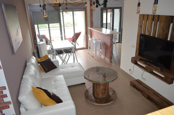 Apartamento para 8 personas, con vistas y jardín en Ribadumia