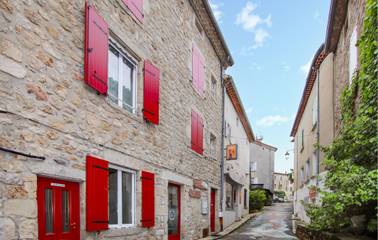 Maison de vacances pour 6 personnes, avec terrasse, animaux acceptés en Ardèche