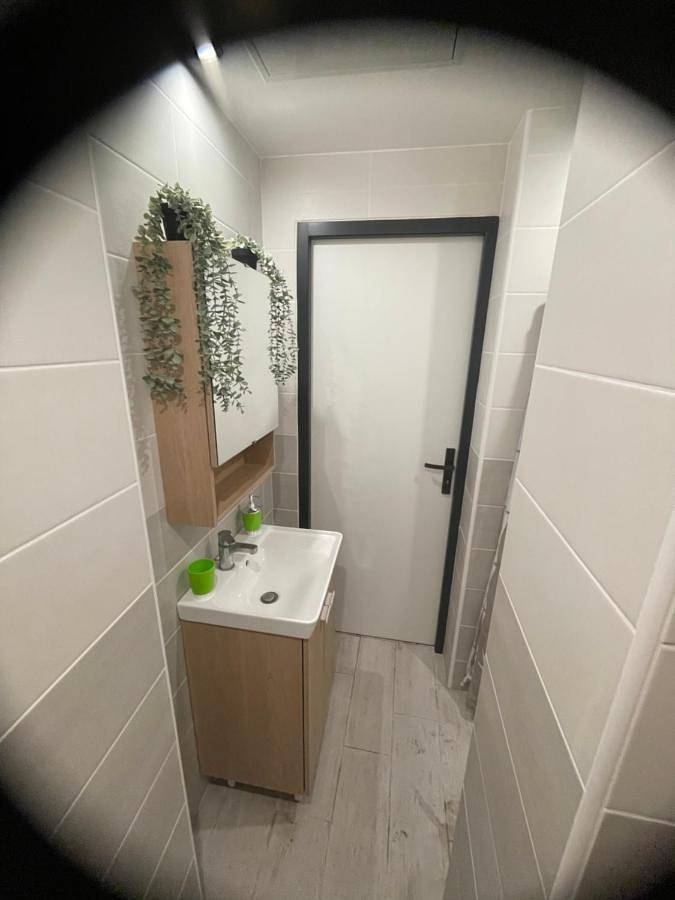 Appartement entier, One-Bedroom Apartment in Saint-Laurent-de-la-Salanque, Côte d'Améthyste