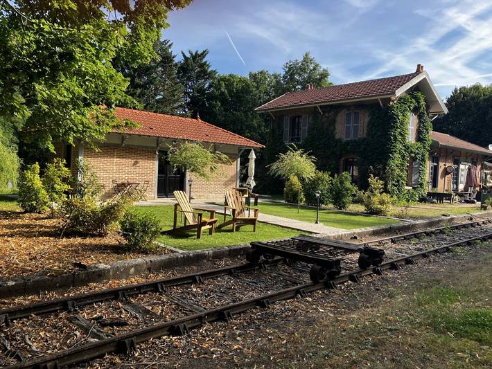 Chambre d’hôte pour 2 personnes, avec jardin à Boiscommun