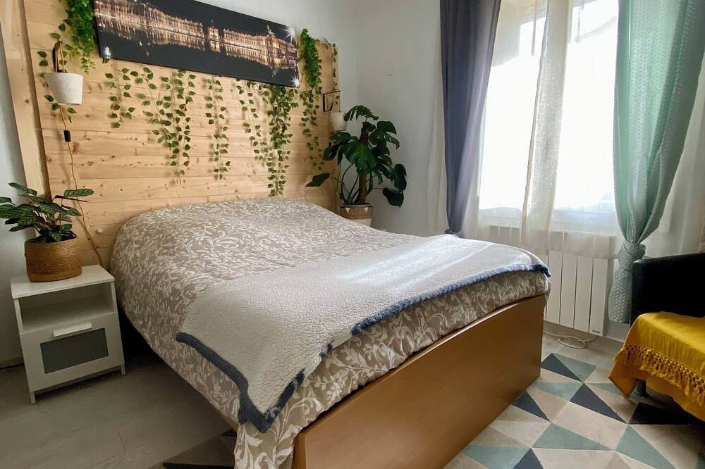 Appartement entier, Appartement Cosy au Cœur d’un Village Provençal – 2 Chambres + Balcon Lumineux in Entraigues-sur-la-Sorgue, Vaucluse