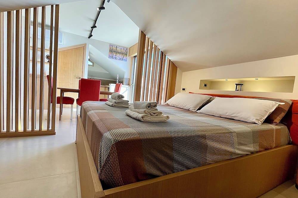 Appartamento intero, La Casa da'Mare, un attico di charme vista mare in Anzio, Provincia di Roma