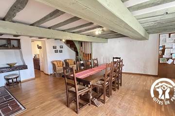 Location de vacances pour 10 personnes, avec jardin, animaux acceptés à Prunet-et-Belpuig