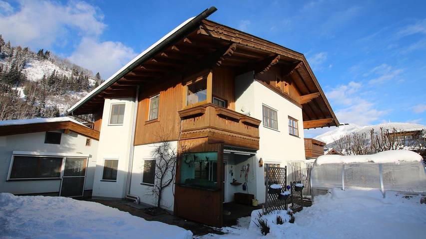 Lägenhet för 4 Personer, med balkong i Zell am See