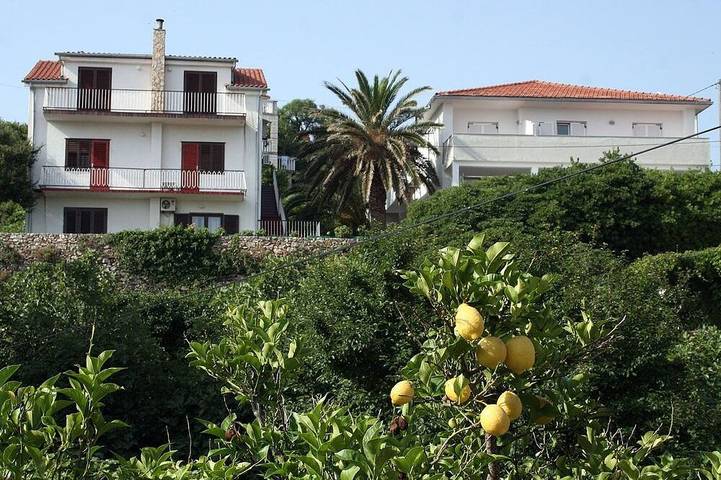 Ganze Wohnung, 1-Zimmer-Ferienwohnung mit Balkon Jelsa, Hvar in Jelsa, Hvar