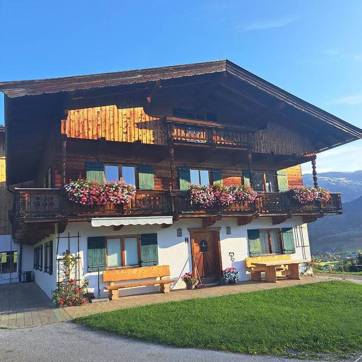 Ferienwohnung für 6 Personen, mit Balkon und Terrasse sowie Garten in Jochberg