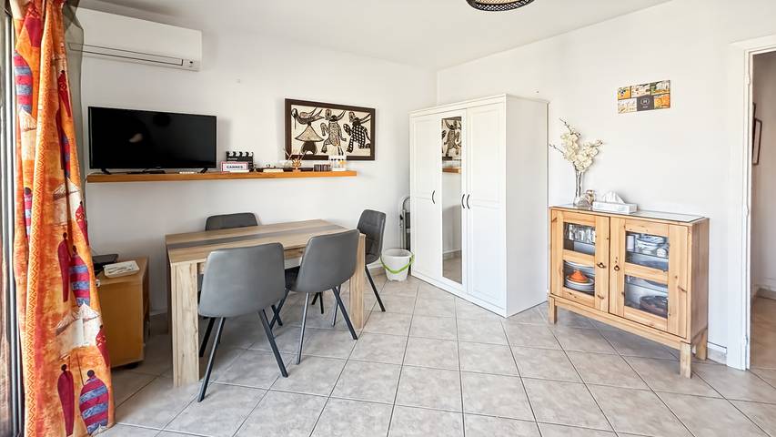 Gîte pour 2 personnes, avec balcon/terrasse dans Cinema Les Arcades Ales - 2