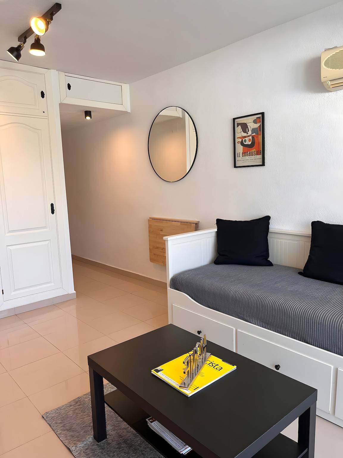 Geheel appartement, Licht appartement met zee- en bergzicht in Benalmádena met zwembad & privéterras in Benalmádena Costa, Benalmádena