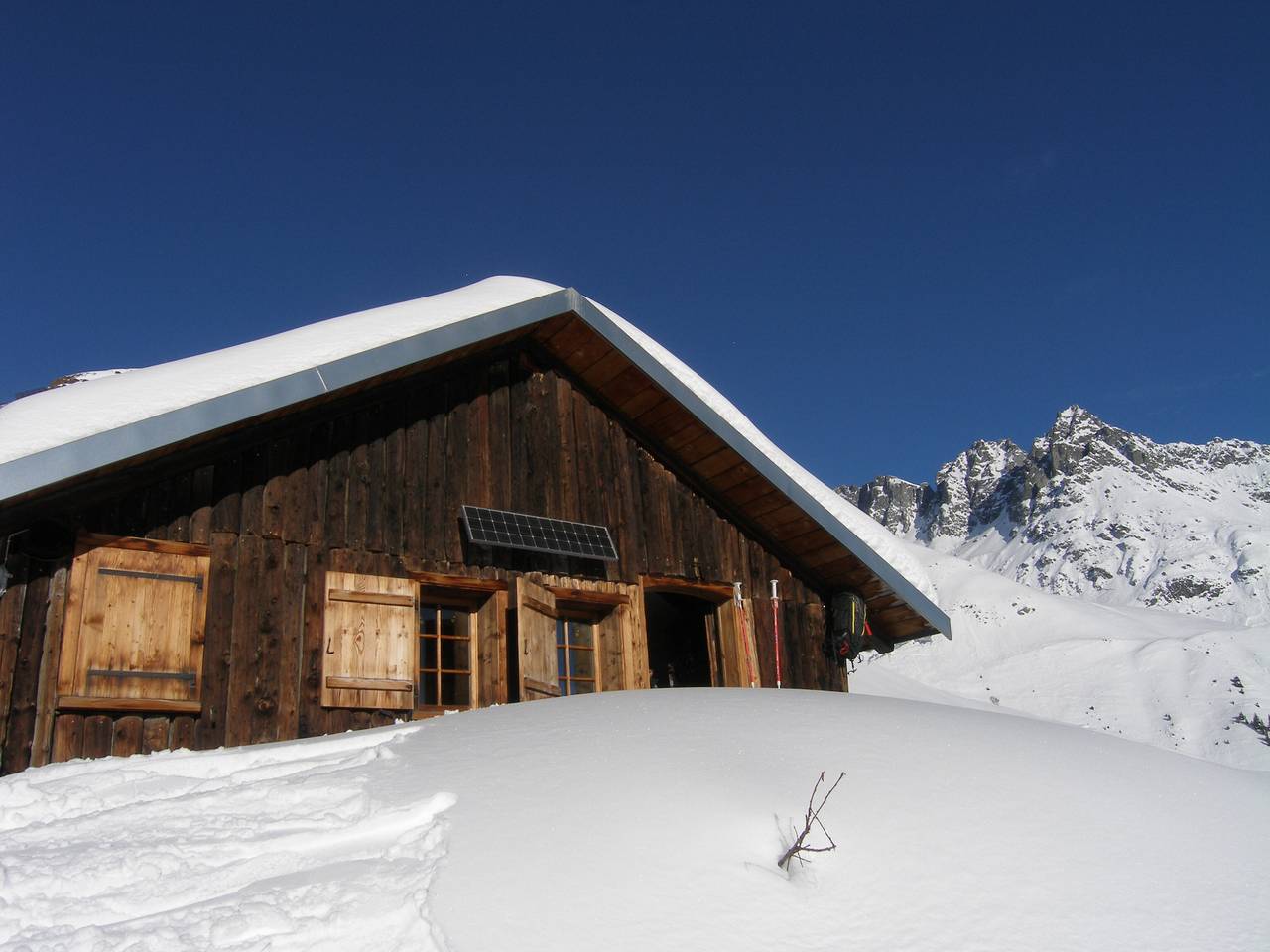 Tegia Veglia / Erlebnisalp Glivers, Sumvitg - Alphütte für max. 10 Personen in Sumvitg, Alpenarena