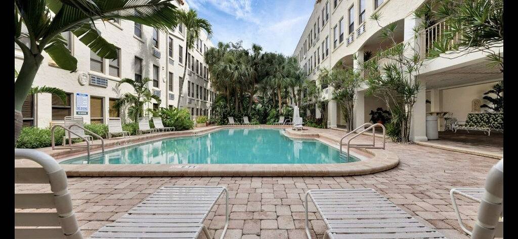 Ganze Wohnung, Sensational Palm Beach Island with Grand Terrace in Palm Beach, Palm Beach County