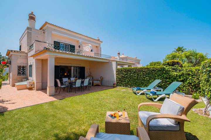 Villa Vivara in Quarteira, Faro Distrikt