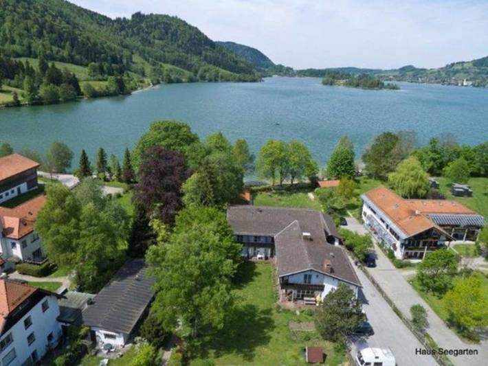 Ferienwohnung für 3 Personen, mit Balkon und Terrasse sowie Garten und Sauna am Schliersee