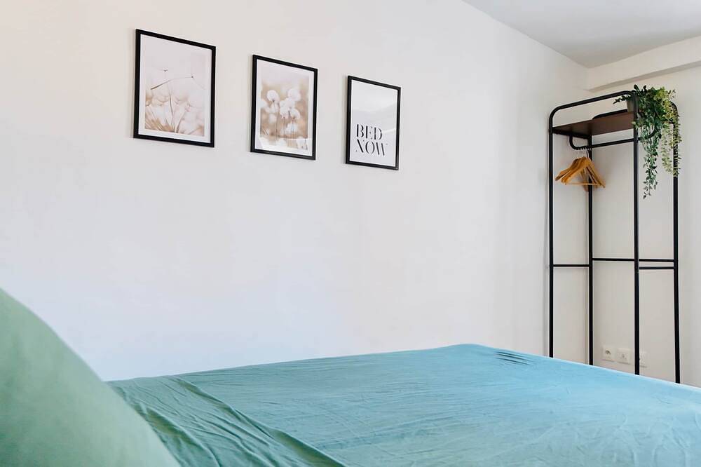 Entire apartment, Juni - Air-conditioned & Balcony in Brignoles, Brignoles region