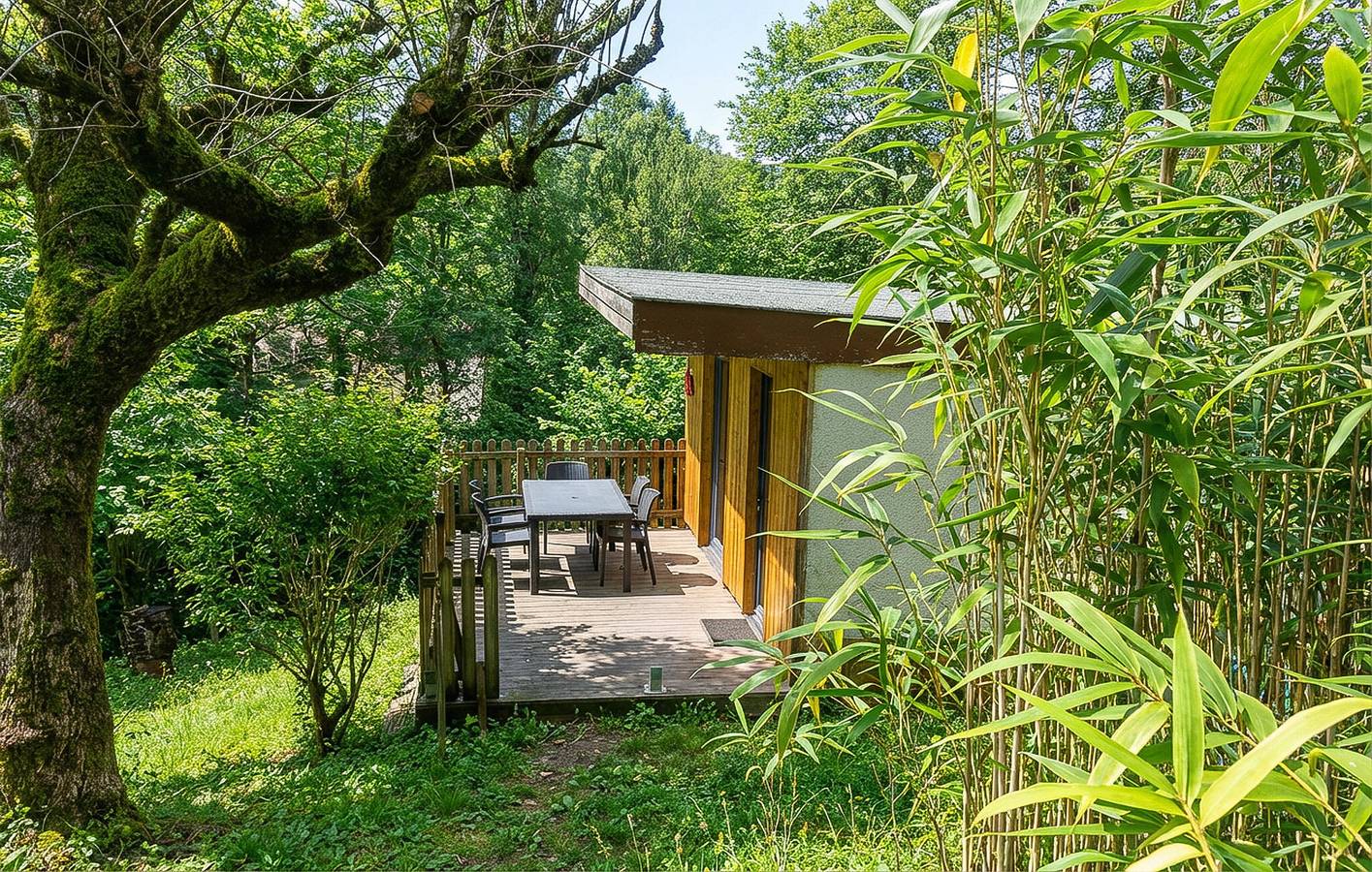 Apartamento Altillac Garden con piscina y aparcamiento in Altillac, Región de Tulle