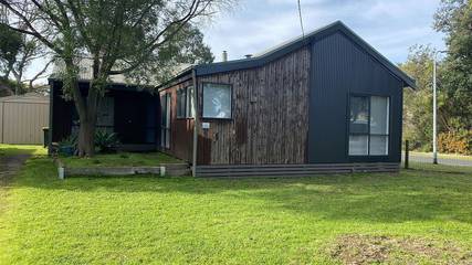 Holiday Home for 7 People in Silverleaves, Philip Island, Photo 1