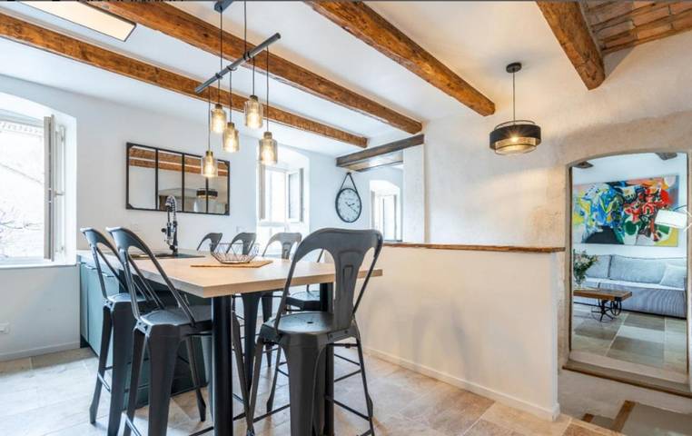 Gîte pour 5 personnes, avec vue à Fons-sur-Lussan