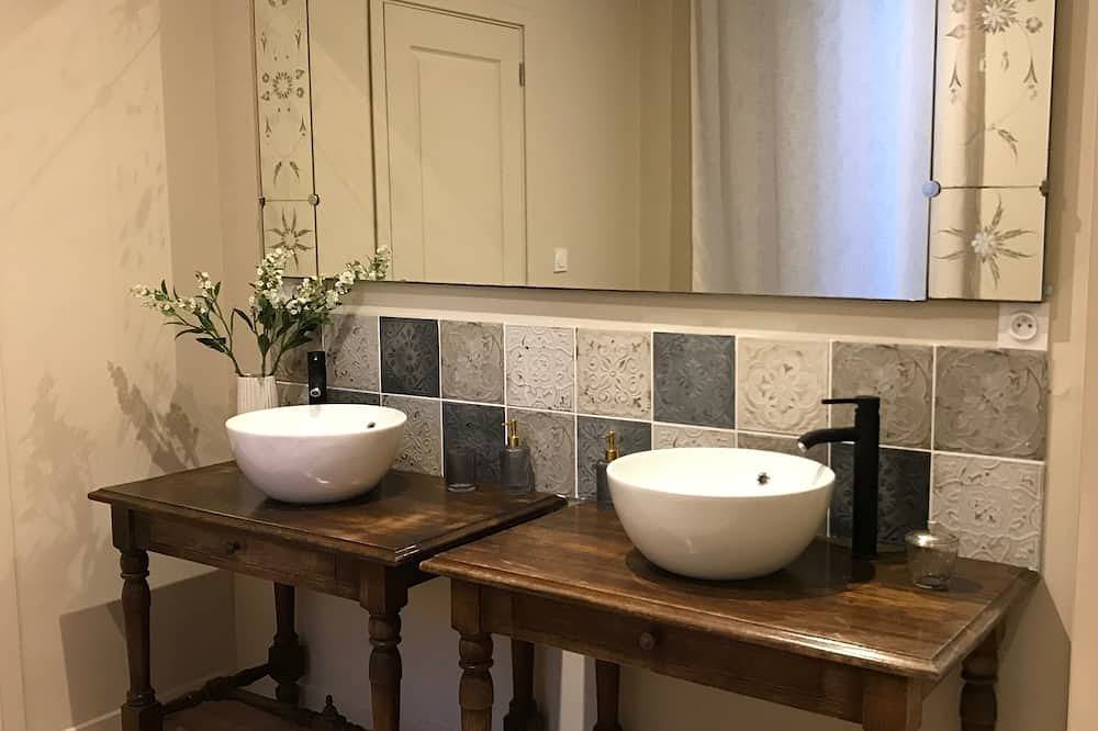 Appartement entier, Le Prélude-Appartement-Sdb privée in Dinan, Région de Dinan