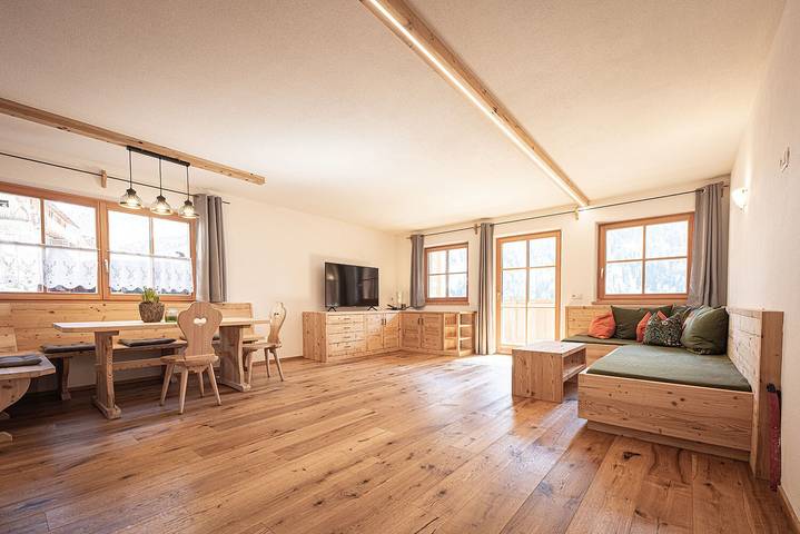 Ganze Wohnung, Ferienwohnung "Kofler Zw Den Wänden Apt Zirm" mit Bergblick, Gemeinschaftsgarten und Wlan in Hohe Tauern, Sand in Taufers
