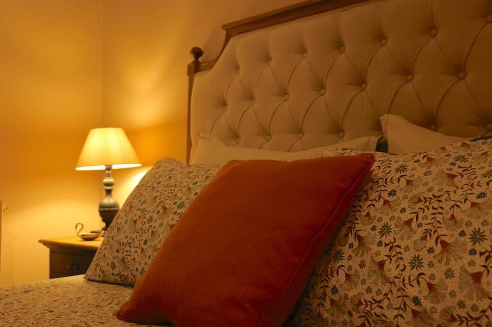 Entire apartment, Chic et Cosy, au cœur de la vieille ville, + vue in Le Puy-en-Velay, Haute-Loire