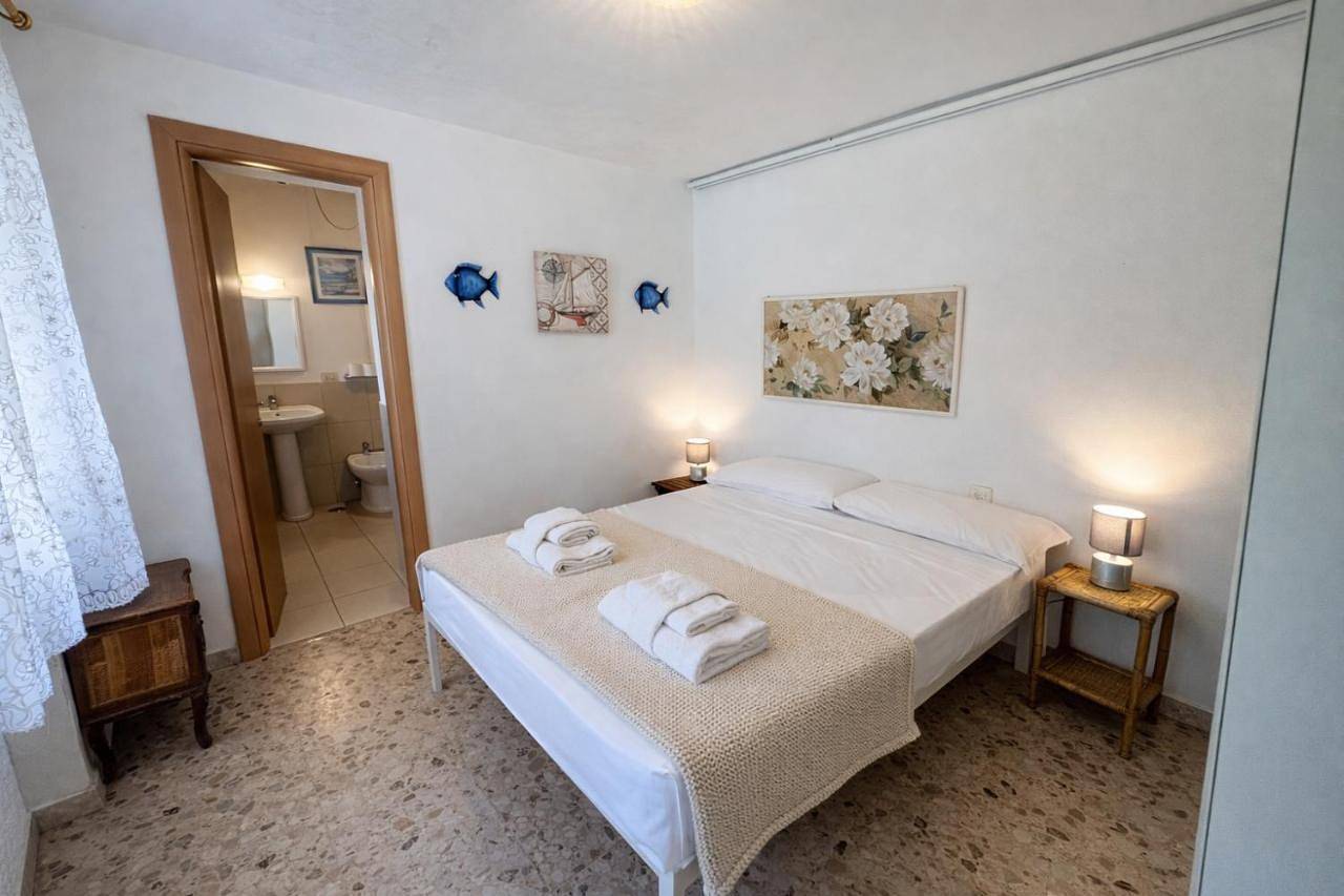 Villa just steps from the sea-Garden & Relax in San Felice Circeo, Agro Pontino