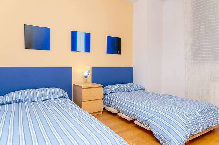Ganze Wohnung, Großzügige 3-Zimmer-Wohnung mit Parkplatz, 15 Min. zum Skigebiet in Vallnord