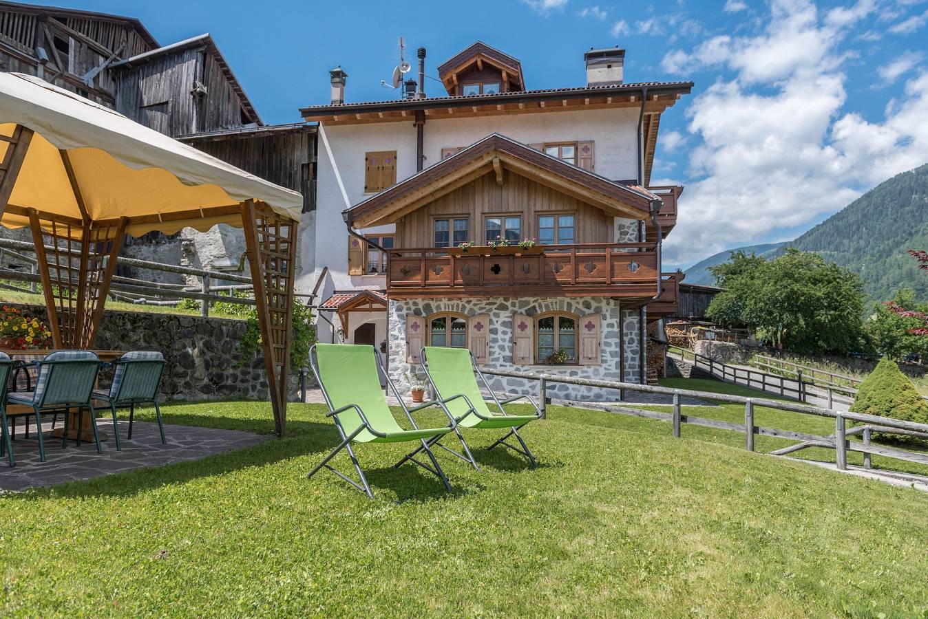 Appartamento intero, Appartamento rurale "Maso Margherita - Spleuza" con giardino e Wi-Fi in Almazzago, Commezzadura