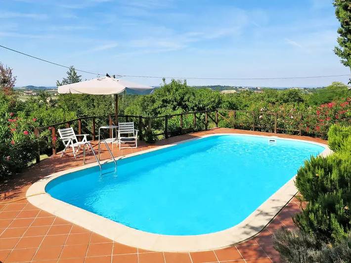 Ferienhaus für 4 Personen, mit Pool und Garten im Piemont