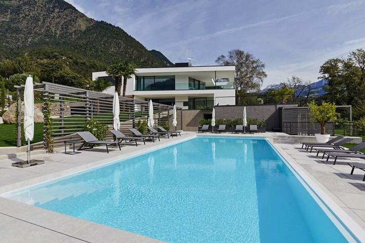 Ferienhaus für 6 Personen, mit Pool und Ausblick sowie Garten, mit Haustier