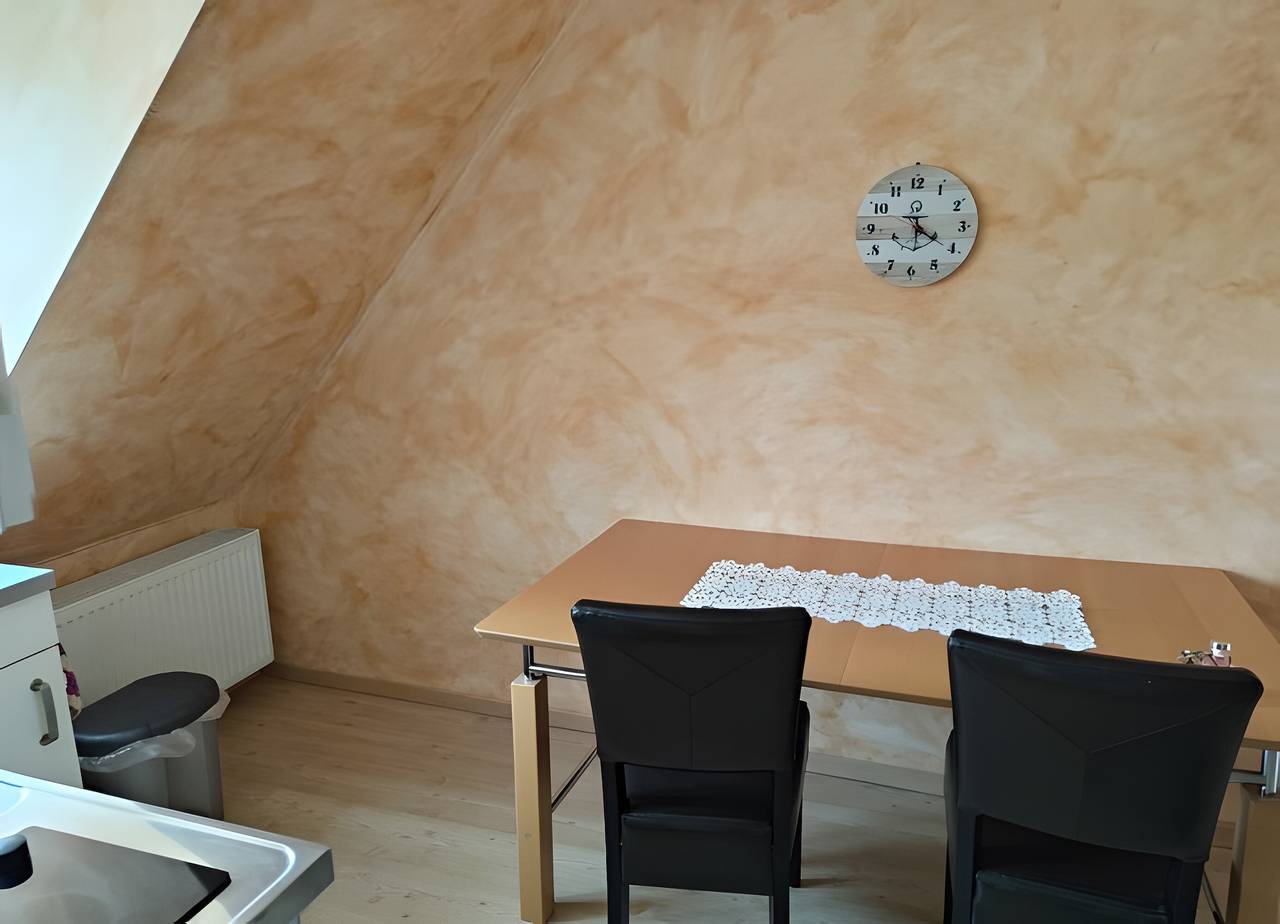 Ganze Wohnung, Apartment „Fewo Steuerboard“ mit gemeinsamer Terrasse, Garten und Wlan in Röbel, Müritz
