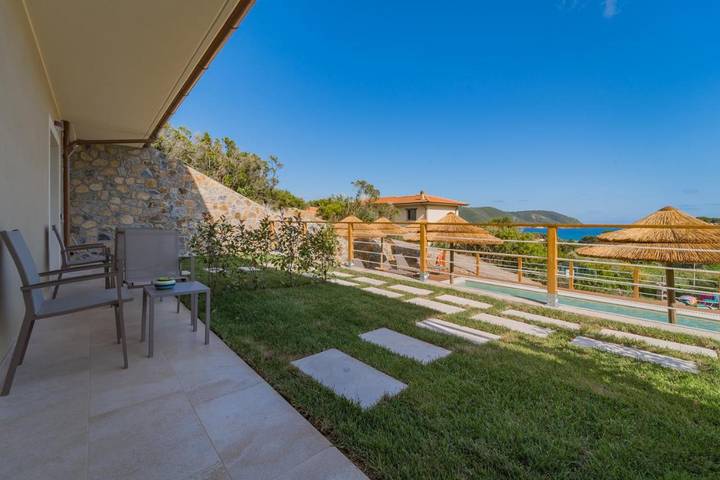 Ferienwohnung für 2 Personen, mit Pool und Terrasse sowie Ausblick und Garten in Lacona - 3