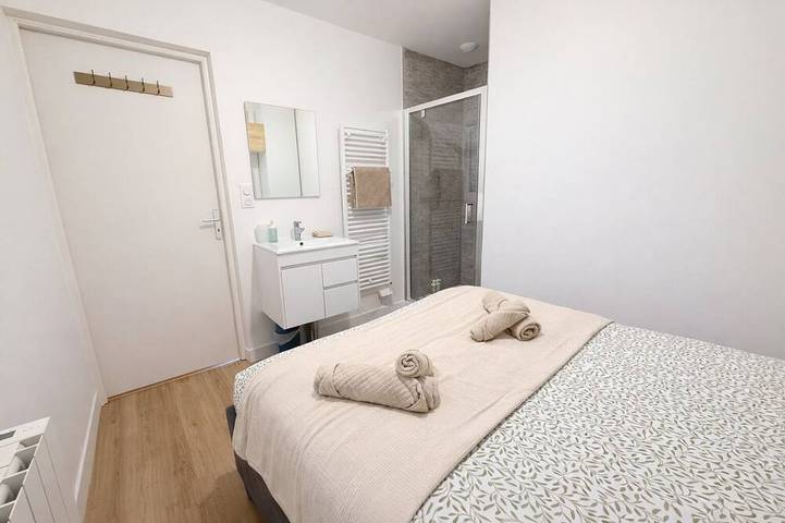 Entire apartment, Le Cocon Des Thermes, calm and relaxation in Châtel-Guyon, Volcans d'Auvergne Regional Nature Park