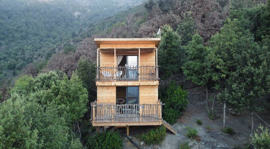 Gîte pour 2 personnes, avec piscine et jardin dans Haute-Corse