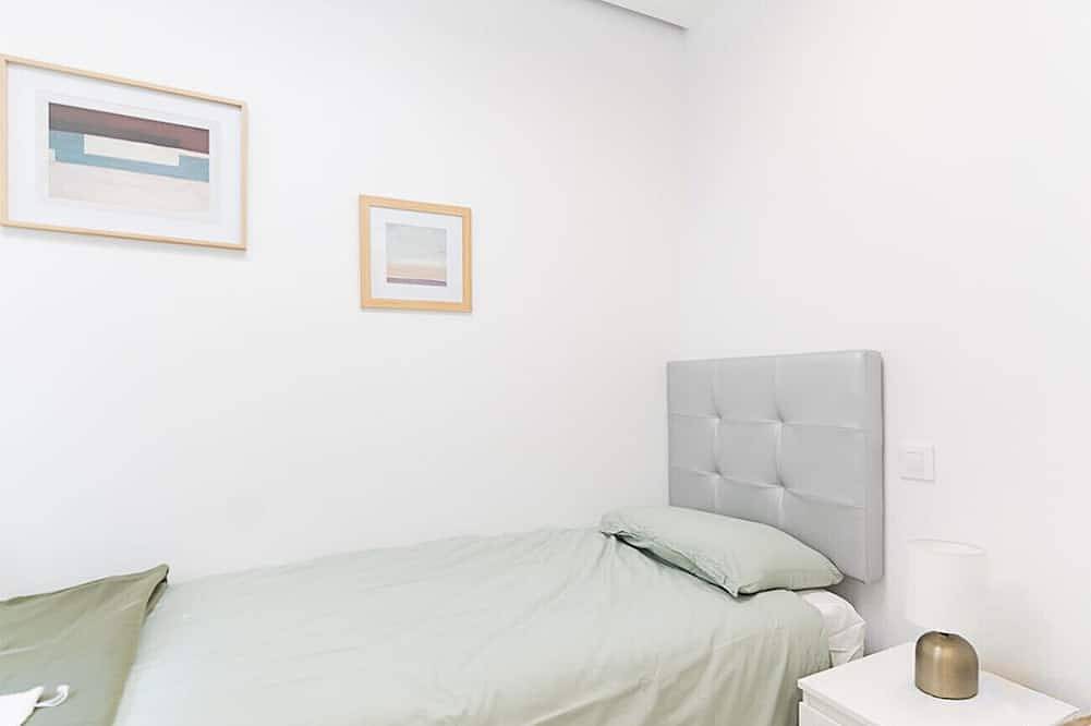 Oruro: Room with Bolivian essence and comfort in Madrid in Madrid, Madrid Province