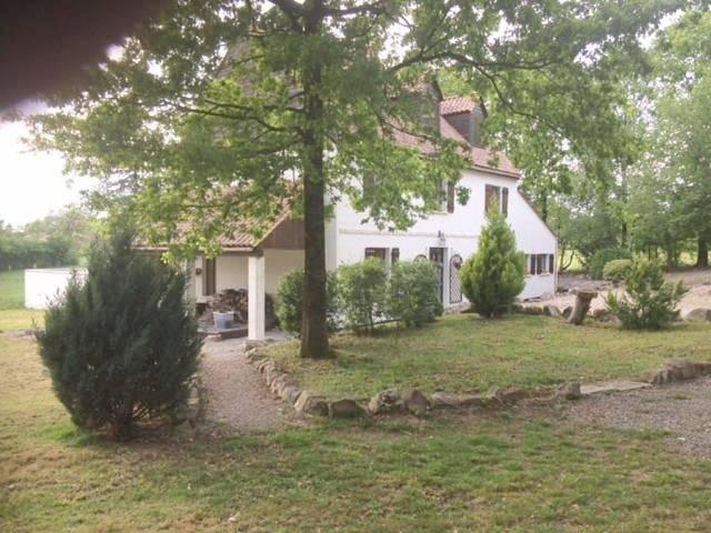 Location de vacances pour 2 personnes, avec piscine ainsi que jardin et vue à Maisonnais-sur-Tardoire - 3