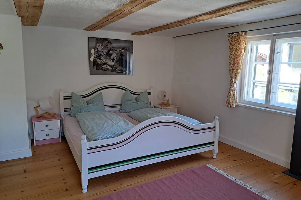 Ganze Wohnung, Apartment \"Rosarot\" in a listed former farm in Oberammergau, Bayerische Alpen